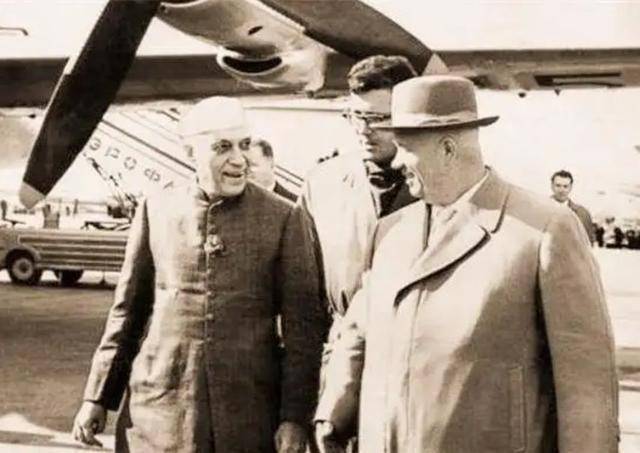 韩国羽毛球队强势印度羽毛球队，辛杜完成帽子戏法