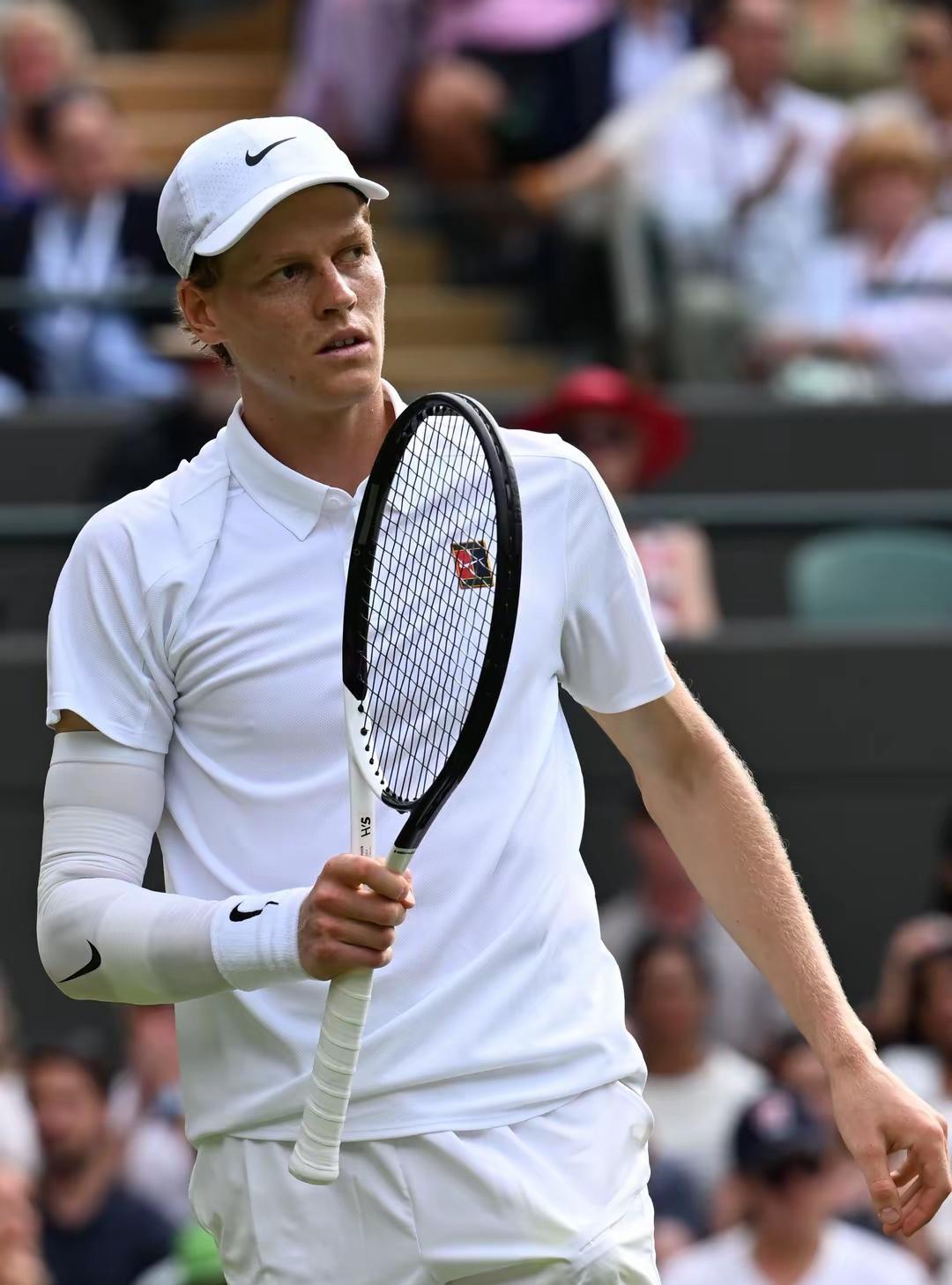 年终总决赛险胜拉沃尔杯，德约科维奇统治全场