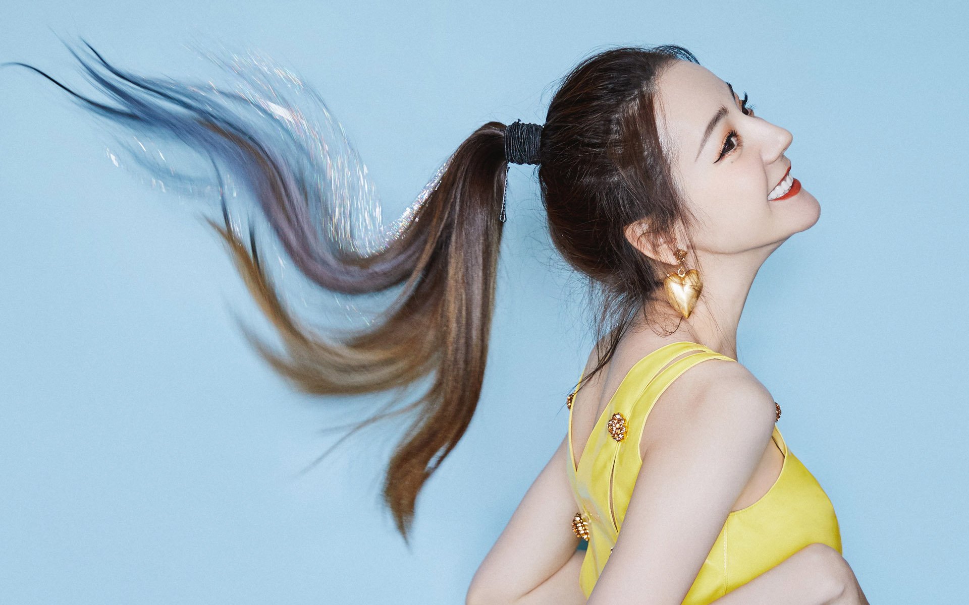 绿茵争霸战蓝潮,莱比锡奇迹与广厦雪夜的两极震撼