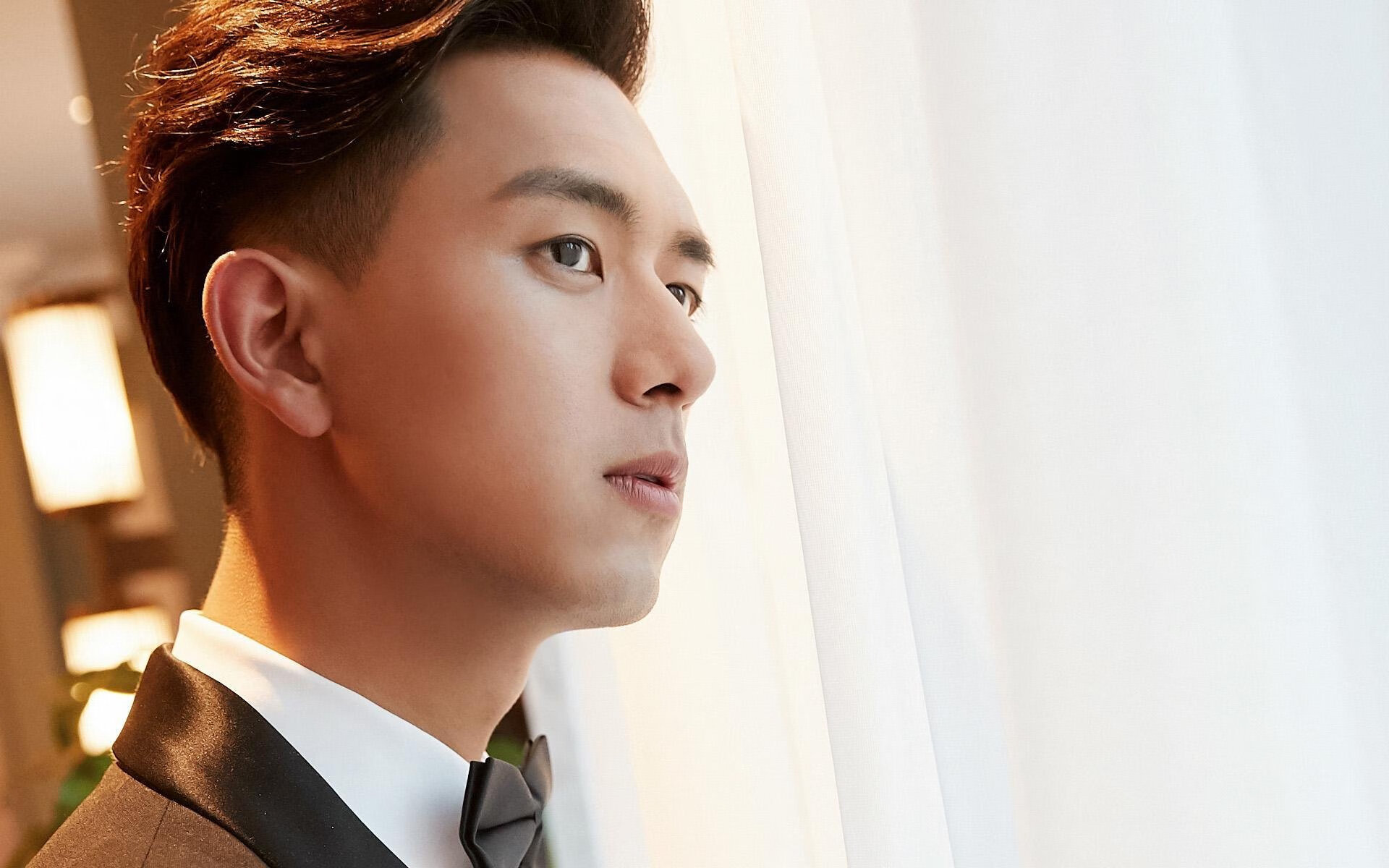 哈兰德,从蓝月到红白,一击改写足球史